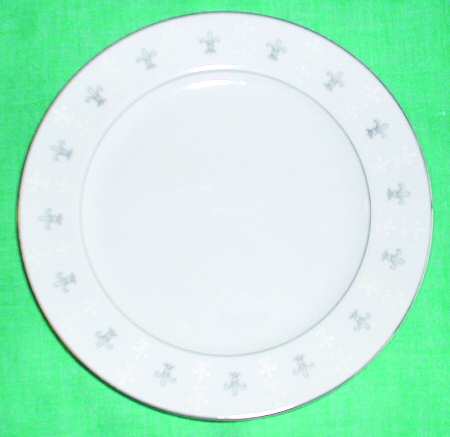 Fleur De Lis by Dynasty China