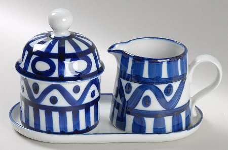 Arabesque (Japan, Taiwan) Creamer & Sugar with Lid & Tray Set