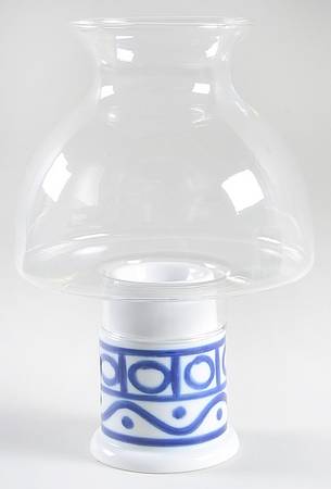 Arabesque (Japan, Taiwan) Hurricane Lamp & Globe