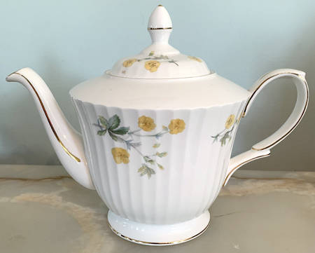 Wayside Teapot & Lid