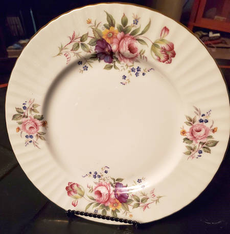 English Garden (Sapphire Shape) Dinner Plate