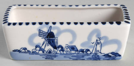 Delft Blue Figural Salt & Pepper Holder