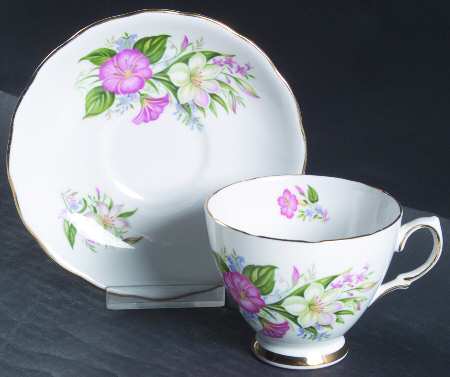 Amelia Footed Cup & Saucer Set