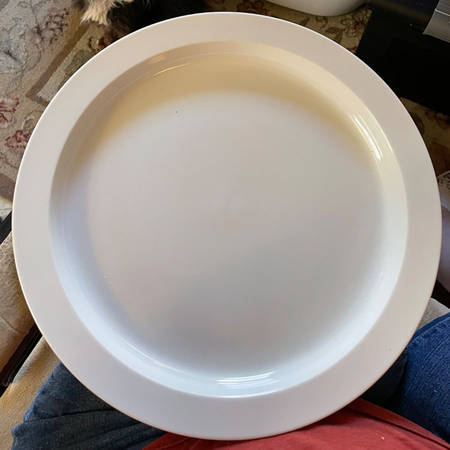 Refsgaard White 13" Chop Plate (Round Platter)