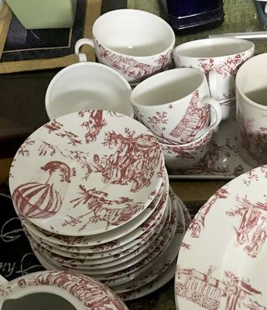 Heloise Flat Cup & Saucer Set