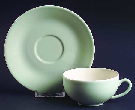 Color Spirit Menthol Flat Cup & Saucer Set