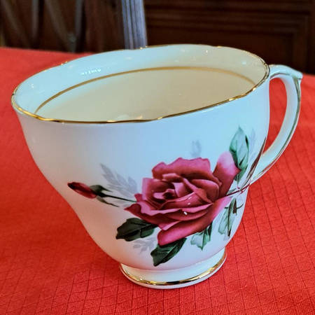 Pandora Footed Cup