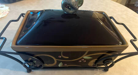 Chocolate Berries 2.5 Qt Round Covered Casserole & Metal Stand