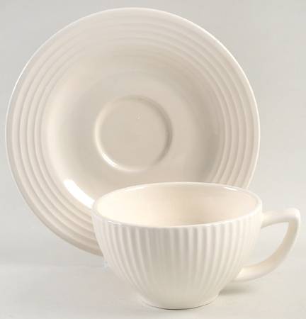 Parallax Cream Flat Cup & Saucer Set
