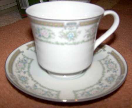 Tamar Footed Cup & Saucer Set