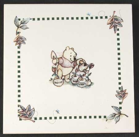 Winnie the Pooh (Leaf&Animal Rim) Trivet
