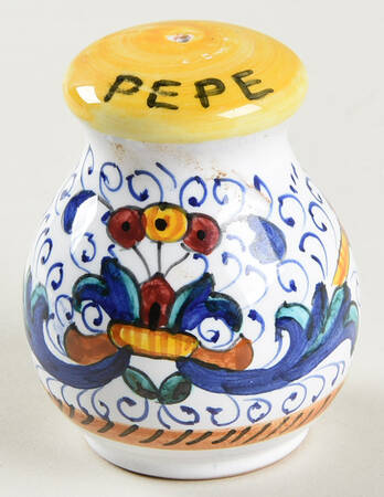 Ricco Deruta Pepper Shaker