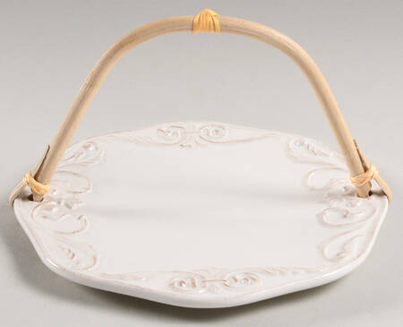 Marie Antoinette 5 3/8"-5 5/8" Bamboo Handled Serving Plate  HC