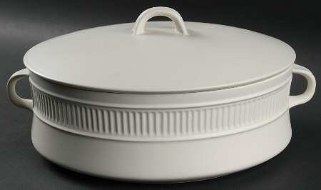 Flamestone Ivory 4 Quart Round Covered Casserole
