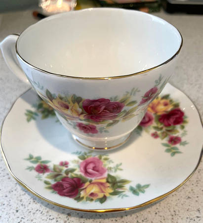 378 Footed Cup & Saucer Set