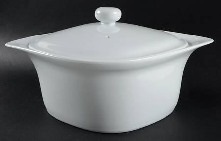 James Martin Cook 4.5 Quart Round Covered Casserole