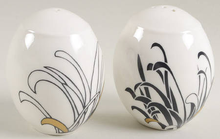 Chrysanthemum Salt & Pepper Set