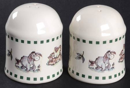 Winnie the Pooh (Leaf&Animal Rim) Salt & Pepper Set