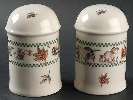 Winnie the Pooh (Leaf&Animal Rim) Oversized Salt & Pepper Set