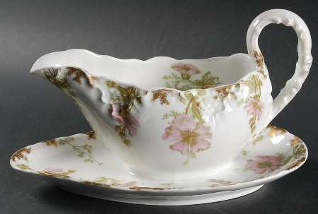 6309 Gravy Boat with Attached Underplate