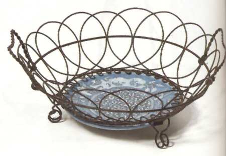 Cafe de Paris Metal Wire Basket W/Ceramic Base