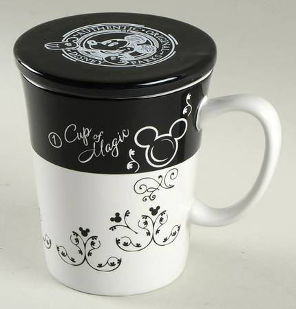 Gourmet Mickey (Black & White) Mug & Lid