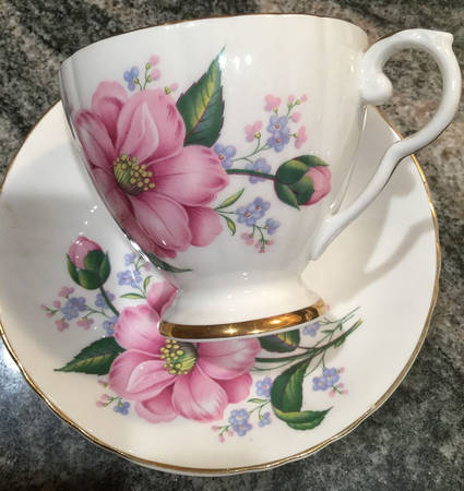 DLP17 Footed Cup & Saucer Set