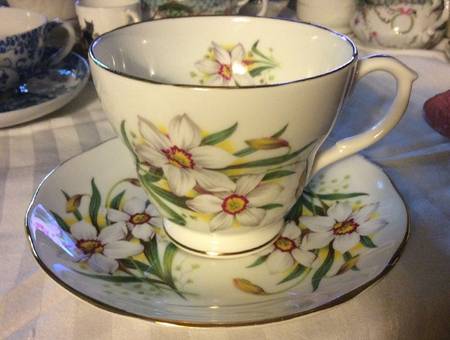 DUC89 Footed Cup & Saucer Set