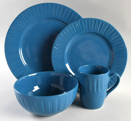 The Burbs Medium Blue 4 Piece Place Setting
