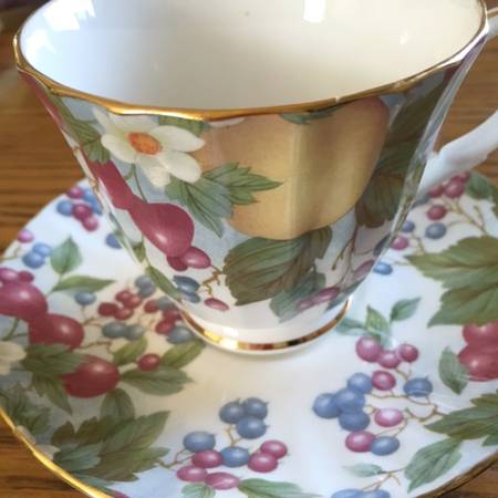 DUC106 Footed Cup & Saucer Set