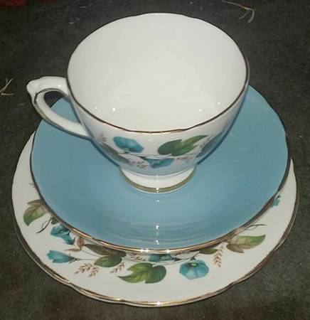 DLP19 Footed Cup & Saucer Set
