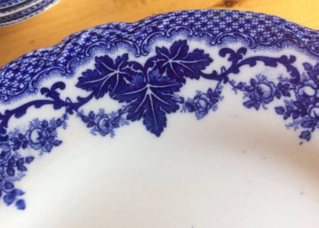 Emblem Blue Oval Covered Vegetable