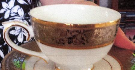 Arabesque Footed Cup & Saucer Set