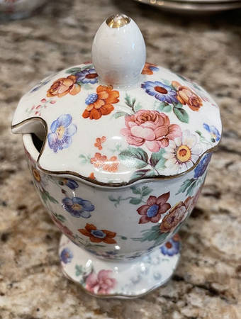 DORSET (CHEERY CHINTZ, GOLD TRIM) Jam/Jelly & Lid