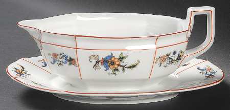 EAM11 Gravy Boat with Attached Underplate