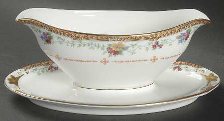 EAM2 Gravy Boat with Attached Underplate