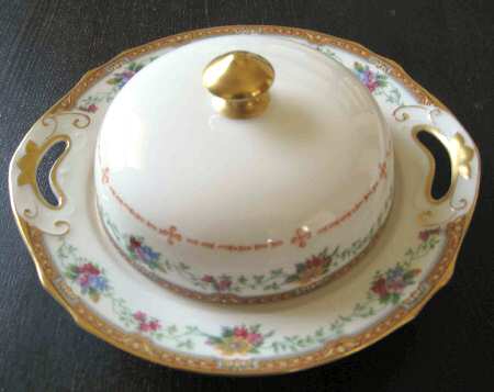 EAM2 Round Covered Butter with Strainer