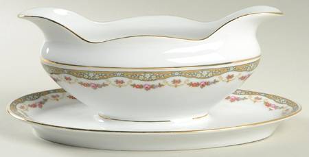 The Moran Gravy Boat with Attached Underplate