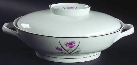 Caprice Oval Covered Vegetable