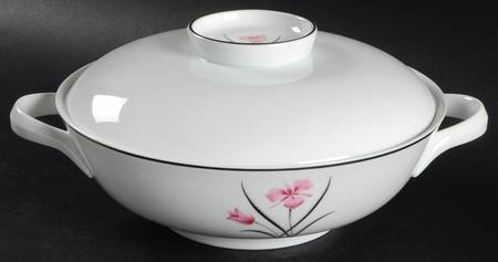 Caprice Round Covered Vegetable