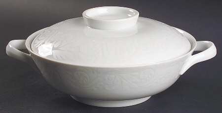 Double Damask Round Covered Vegetable
