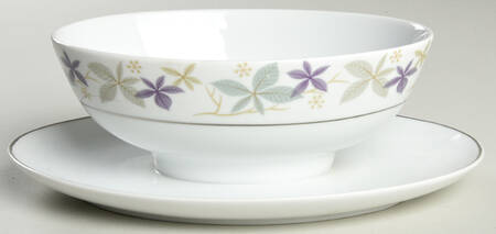 Laurette Gravy Boat with Attached Underplate