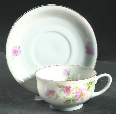 1239 Footed Cup & Saucer Set