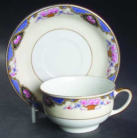 1262 (Verge, Cream Rim) Footed Cup & Saucer Set