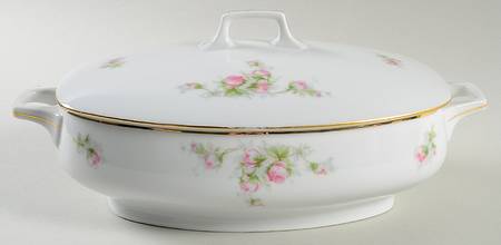 1388 Oval Covered Vegetable