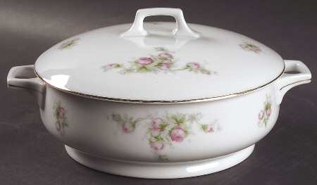 1388 Round Covered Vegetable