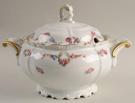 15620 Tureen &  Lid