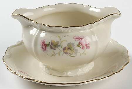 15936 Gravy Boat with Attached Underplate