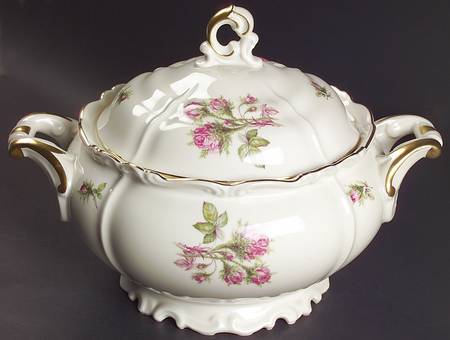 16792 Tureen &  Lid