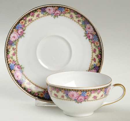 2471 Flat Cup & Saucer Set